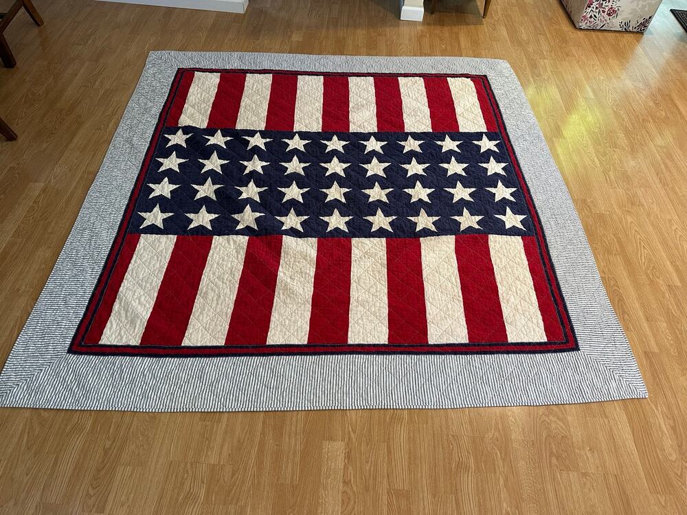 Vintage Tommy Hilfiger Americana Flag Quilt Coverlet , Size Full/Queen